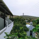 Arki Island-katsavidis מוטל *